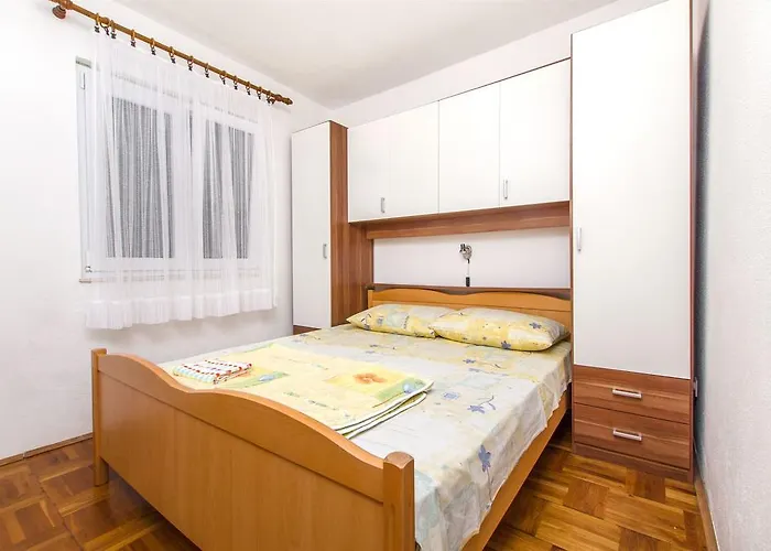 Vojka Apartment Basina